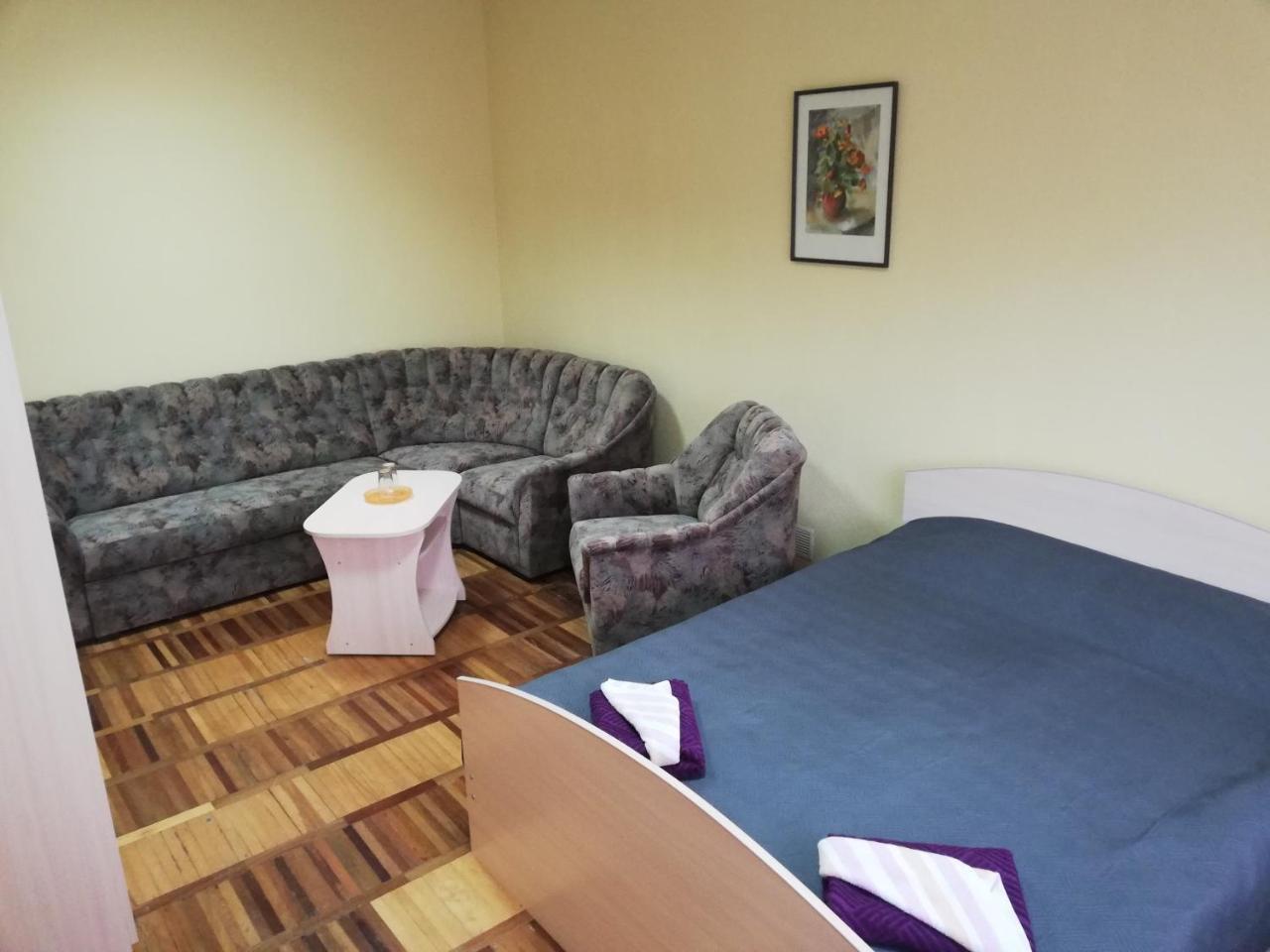 Rooms For Rent On Vokzal Брест Экстерьер фото